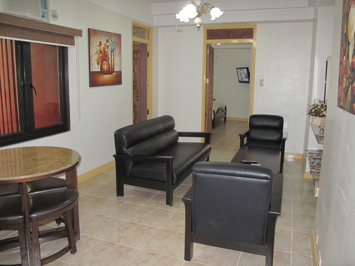 Makati Suites At Travelers Inn 마카티 외부 사진