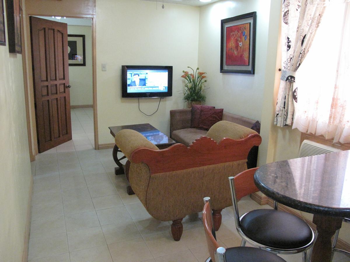 Makati Suites At Travelers Inn 마카티 외부 사진