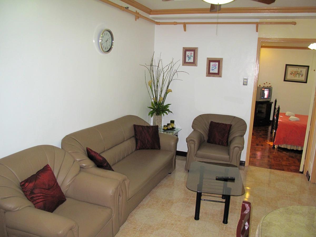 Makati Suites At Travelers Inn 마카티 외부 사진