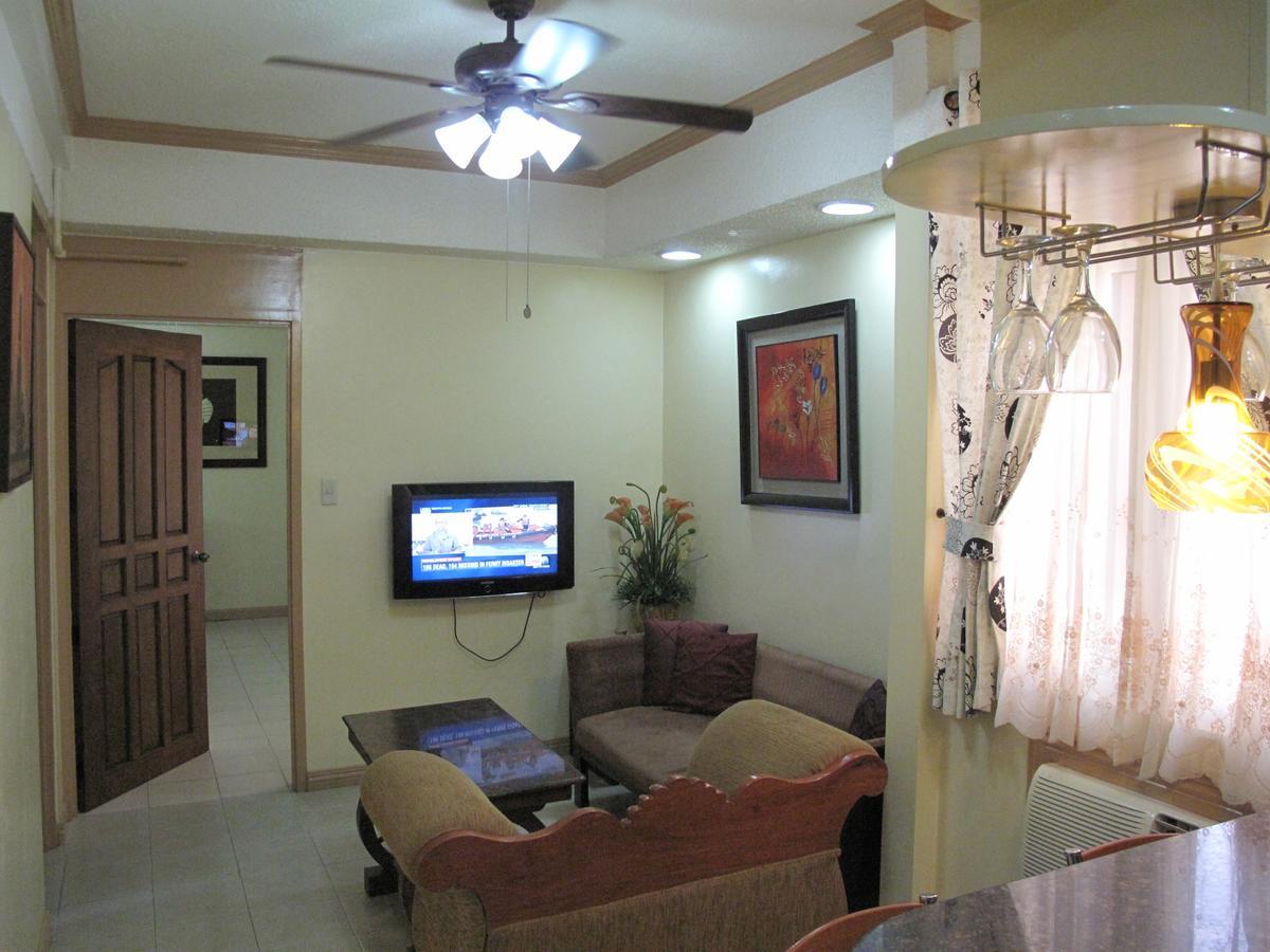 Makati Suites At Travelers Inn 마카티 외부 사진
