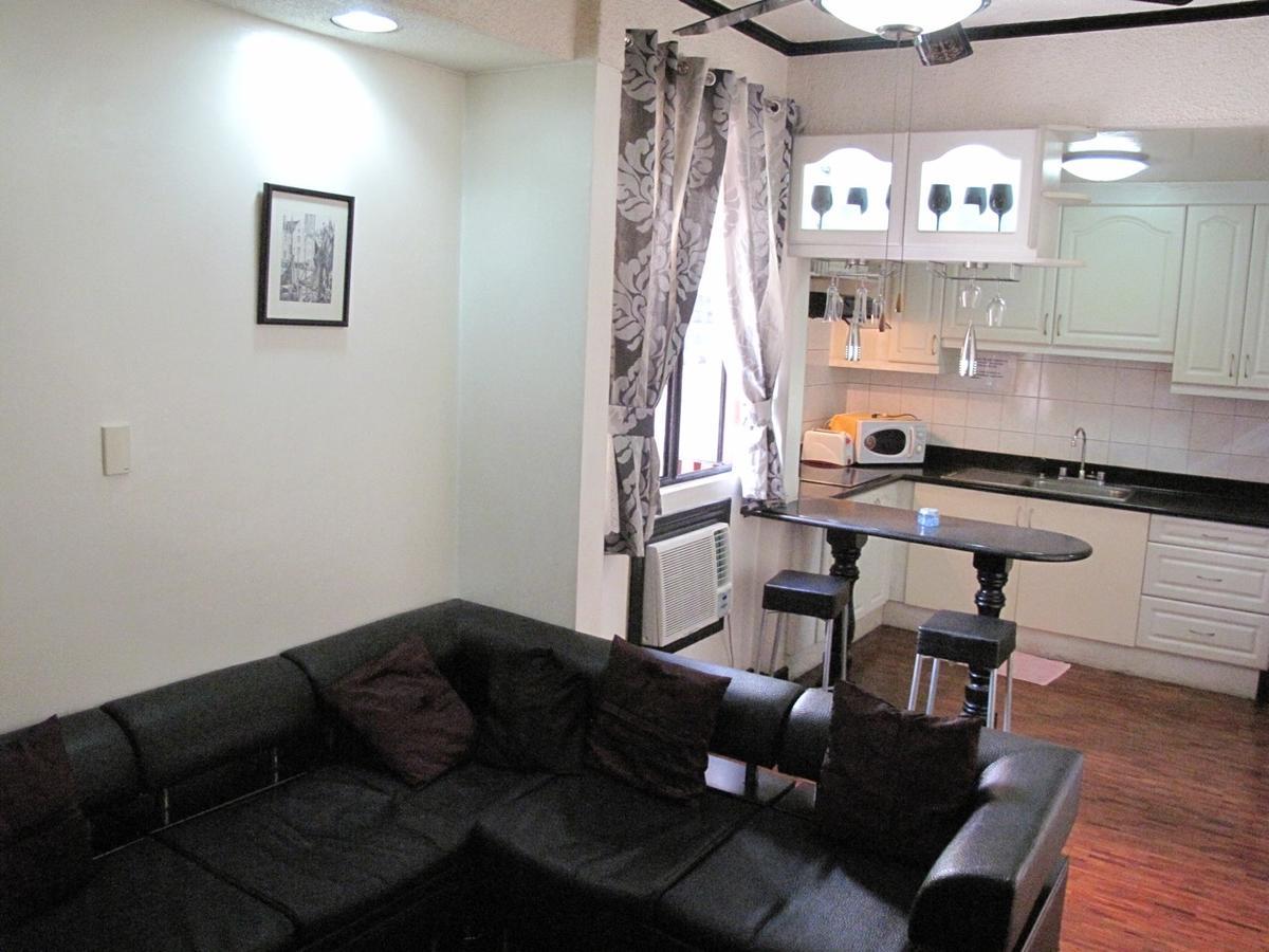 Makati Suites At Travelers Inn 마카티 외부 사진