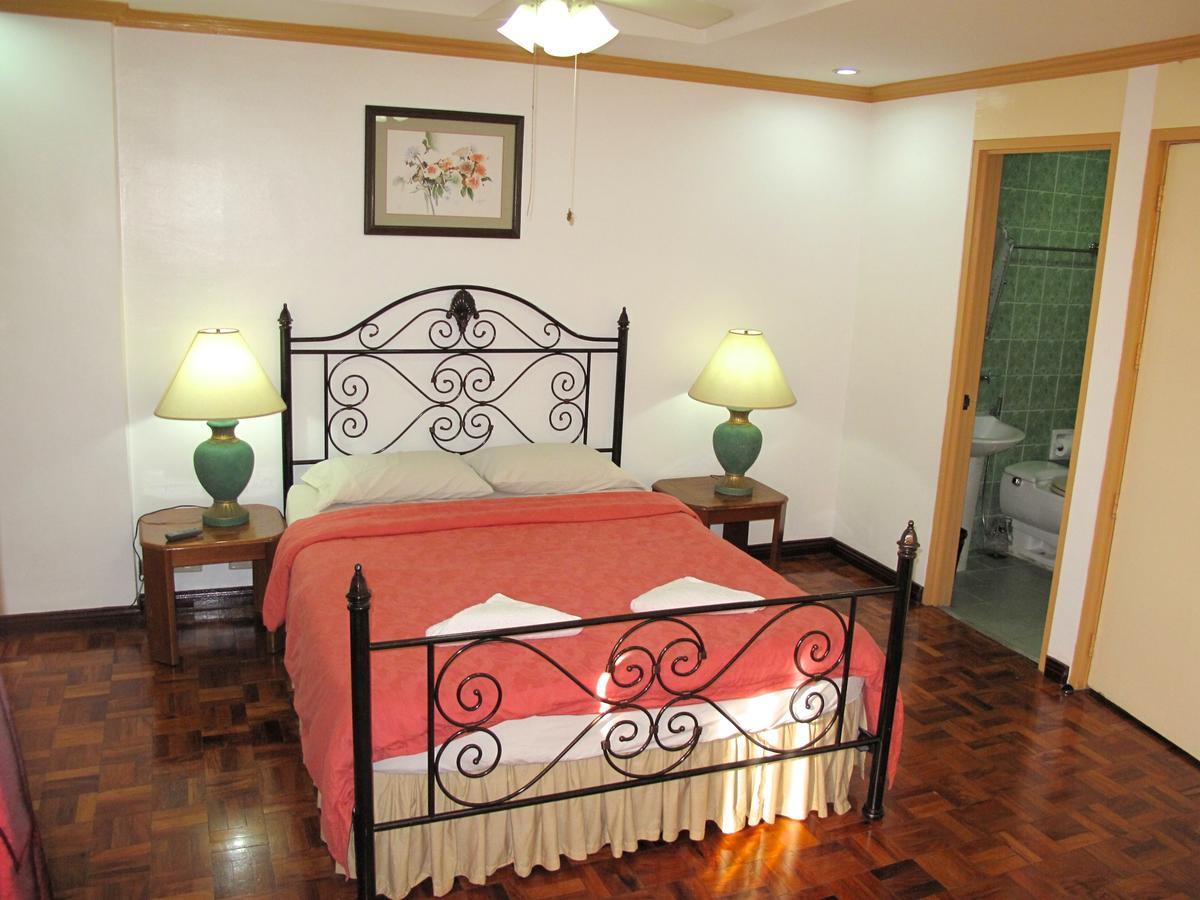 Makati Suites At Travelers Inn 마카티 외부 사진