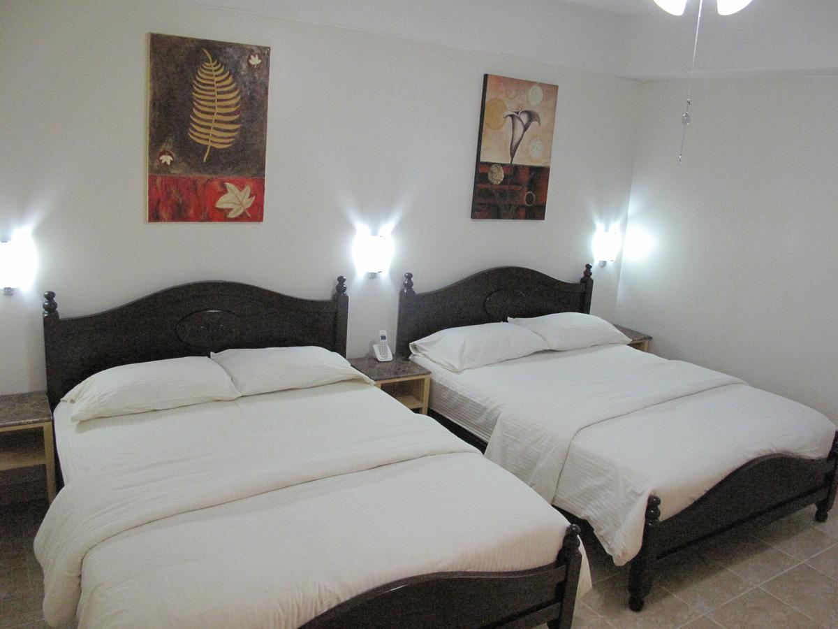 Makati Suites At Travelers Inn 마카티 외부 사진